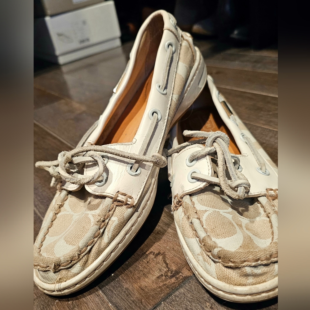 Coach Richelle Beige Gold Logo Boat Loafer